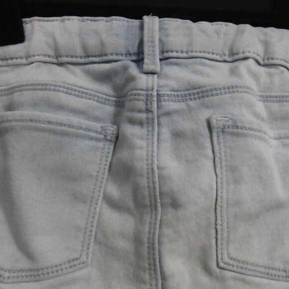 OLD NAVY - Stretch | 12 regular | Ballerina 360° Stretch Light Wash Bermuda Jean - Picture 10 of 14